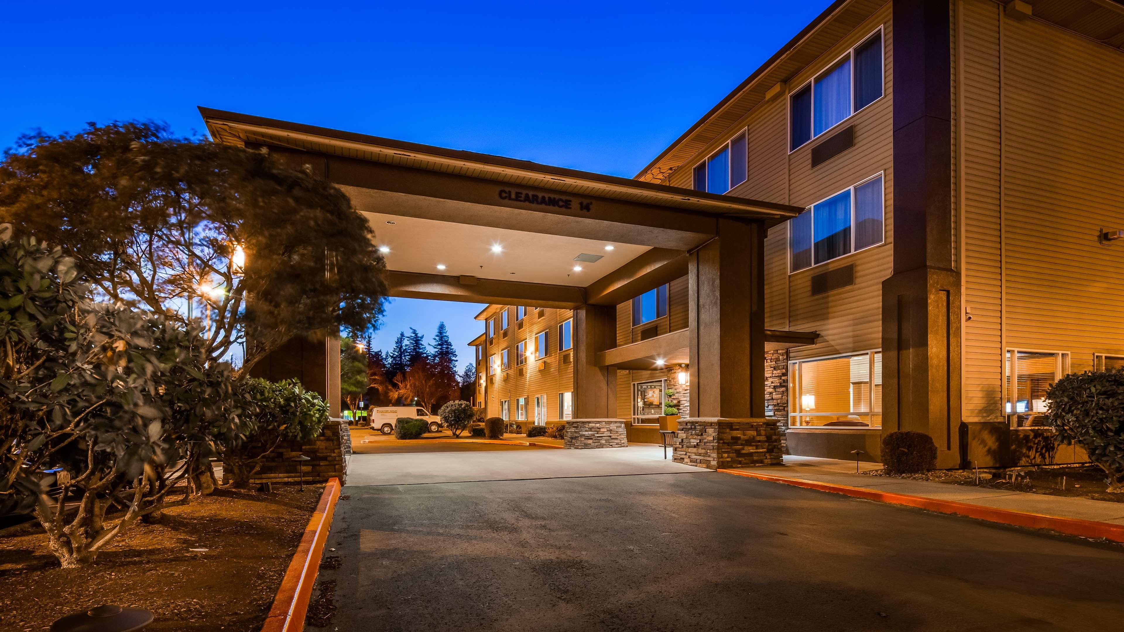 Best Western Cascade Inn & Suites Траутдейл Экстерьер фото