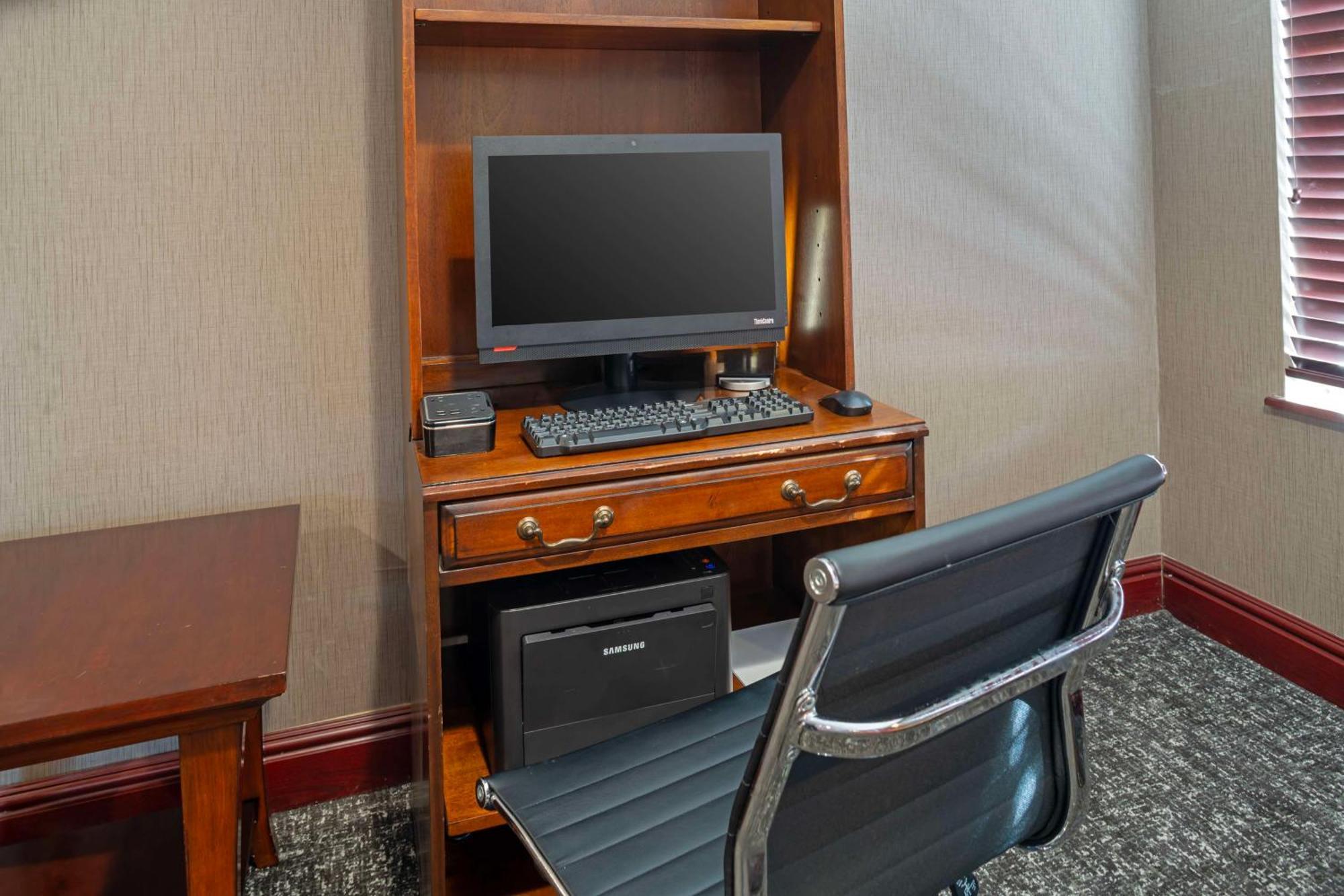 Best Western Cascade Inn & Suites Траутдейл Экстерьер фото