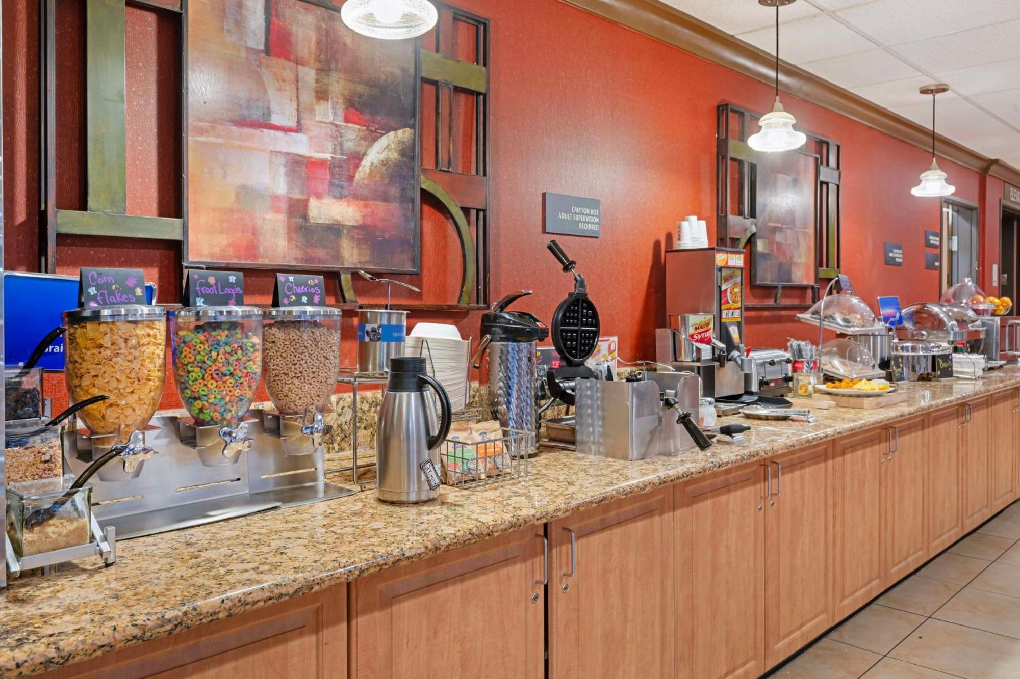Best Western Cascade Inn & Suites Траутдейл Экстерьер фото
