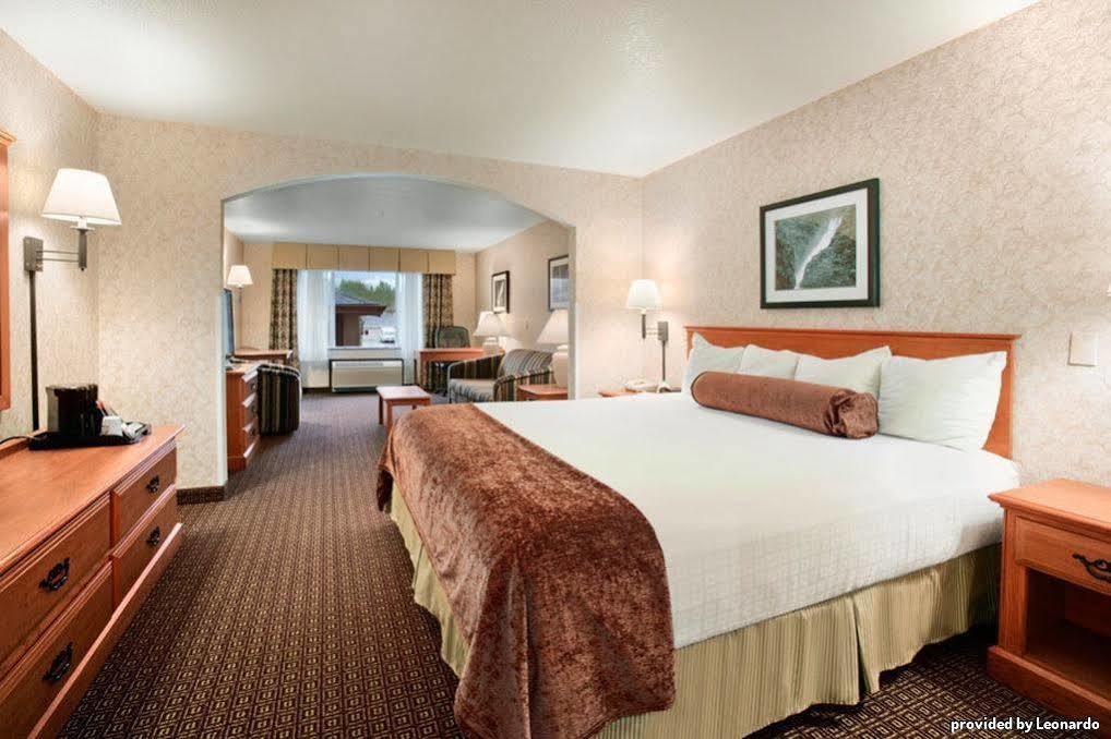 Best Western Cascade Inn & Suites Траутдейл Номер фото