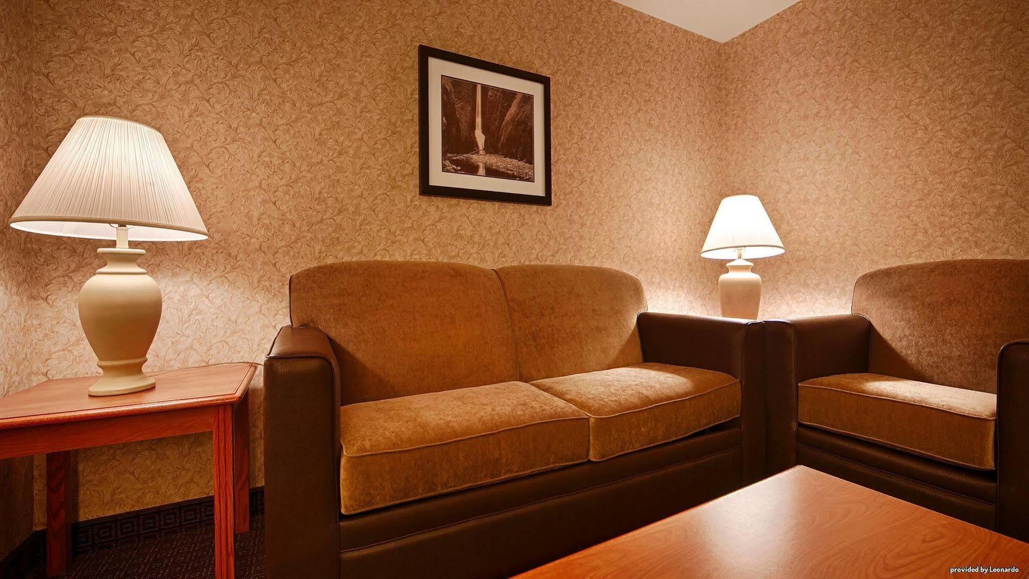 Best Western Cascade Inn & Suites Траутдейл Экстерьер фото