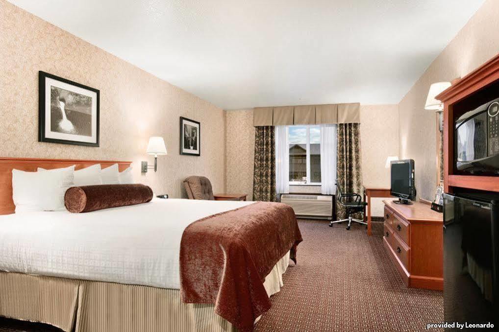 Best Western Cascade Inn & Suites Траутдейл Номер фото