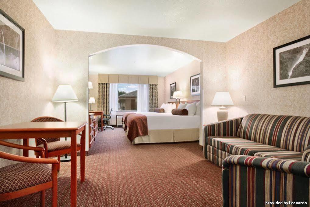 Best Western Cascade Inn & Suites Траутдейл Номер фото